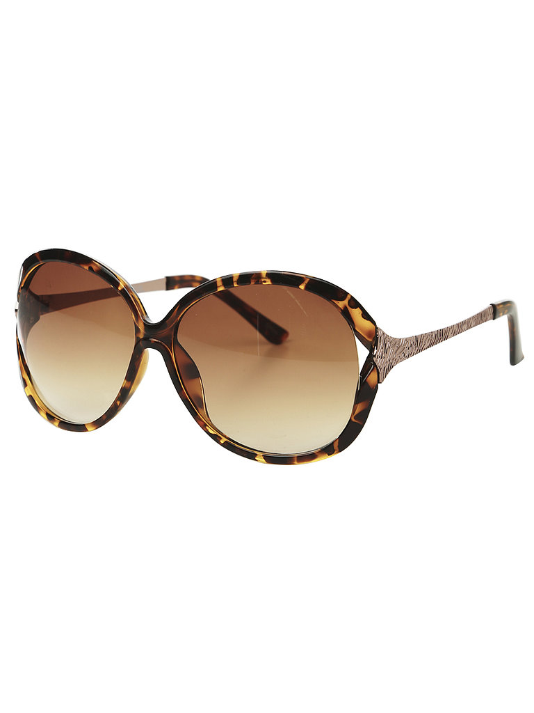 Channel your inner Hollywood starlet with a classic round frame like this one from Arden B ($15, originally $20).
Channel your inner Hollywood starlet with a classic round frame like this one from Arden B ($15, originally $20).