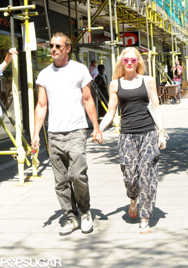 Gwen Stefani and Gavin Rossdale held hands for a stroll in London.
Gwen Stefani and Gavin Rossdale held hands for a stroll in London.