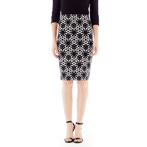 Pick up a pretty patterned pencil skirt ($29) like this Joe Fresh style.
Pick up a pretty patterned pencil skirt ($29) like this Joe Fresh style.