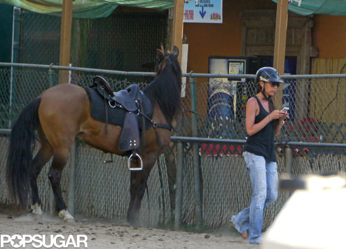 Victoria Beckham Is on a Horse! Victoria Beckham Is on a Horse!