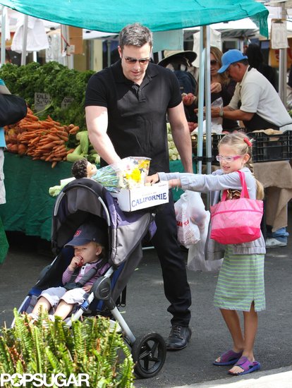 Ben Affleck hit the farmers market with his little ones, Violet and Samuel.
Ben Affleck hit the farmers market with his little ones, Violet and Samuel.