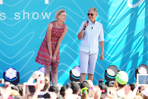 In March 2013, Portia de Rossi joined Ellen DeGeneres on stage in her home country of Australia.
In March 2013, Portia de Rossi joined Ellen DeGeneres on stage in her home country of Australia.
