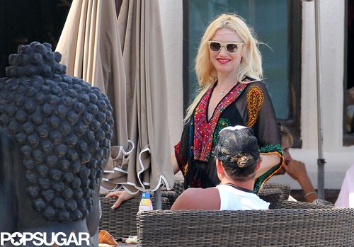 Gwen Stefani and Gavin Rossdale enjoyed lunch at the beach.
Gwen Stefani and Gavin Rossdale enjoyed lunch at the beach.
