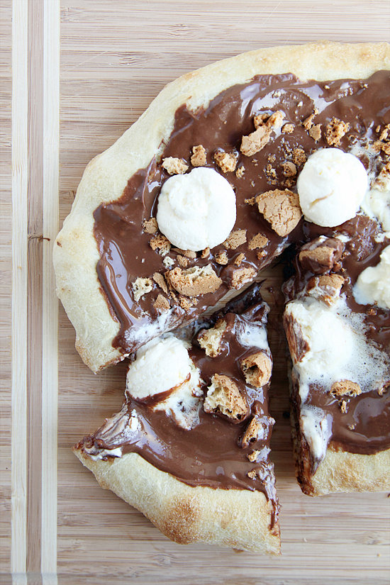 The classic: Nutella on toast
The twist: Almond Nutella pizza
Toasted or not, it didn't matter; Nutella on any kind of bread was always a pleasant surprise. Now you can upgrade the kid favorite with one mouthwatering word: pizza. Sure, it's technically a dessert, but that won't stop us from having it for breakfast.
The classic: Nutella on toast
The twist: Almond Nutella pizza
Toasted or not, it didn't matter; Nutella on any kind of bread was always a pleasant surprise. Now you can upgrade the kid favorite with one mouthwatering word: pizza. Sure, it's technically a dessert, but that won't stop us from having it for breakfast.