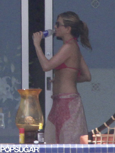 Bikini Queen Jennifer Aniston Continues to Heat Up Mexico With Justin Bikini Queen Jennifer Aniston Continues to Heat Up Mexico With Justin