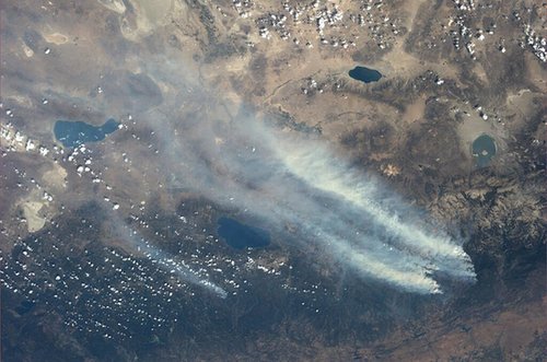 NASA astronaut Karen L. Nyberg tweeted a picture of the fire as seen from the International Space Station.
NASA astronaut Karen L. Nyberg tweeted a picture of the fire as seen from the International Space Station.
