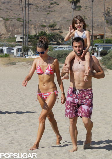 Alessandra Ambrosio hit the beach on Sunday in LA with her husband, Jamie Mazur, and daughter, Anja Mazur.
Alessandra Ambrosio hit the beach on Sunday in LA with her husband, Jamie Mazur, and daughter, Anja Mazur.
