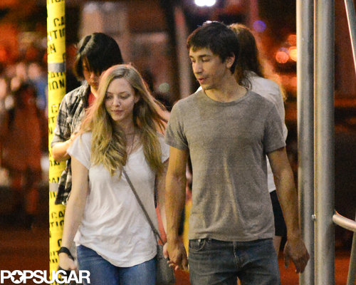 Amanda Seyfried and Justin Long held hands in NYC.
Amanda Seyfried and Justin Long held hands in NYC.