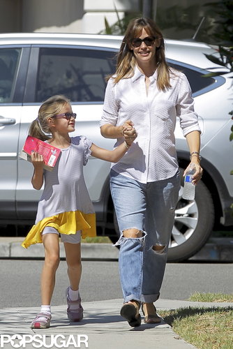 Jennifer Garner was all smiles with her little reader Violet Affleck in LA in August 2013.
Jennifer Garner was all smiles with her little reader Violet Affleck in LA in August 2013.