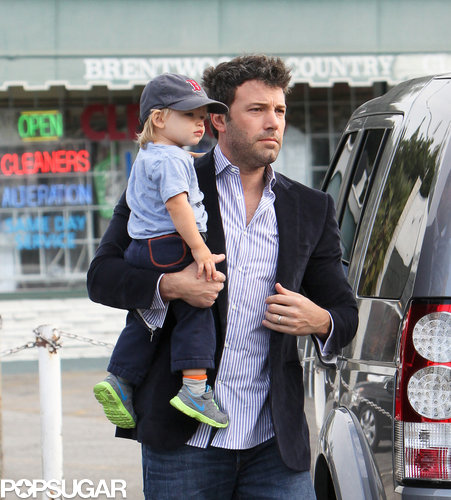 Ben Affleck Suits Up For Daddy Duty as Jennifer Garner Heads Home Ben Affleck Suits Up For Daddy Duty as Jennifer Garner Heads Home