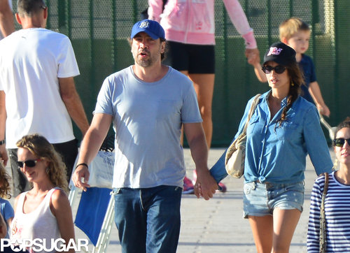 Penélope Cruz Brings Her Hot Bikini Body and New Baby to the Beach! Penélope Cruz Brings Her Hot Bikini Body and New Baby to the Beach!