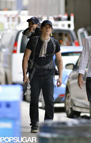 Orlando Bloom carried his little boy, Flynn, around NYC on Tuesday.
Orlando Bloom carried his little boy, Flynn, around NYC on Tuesday.