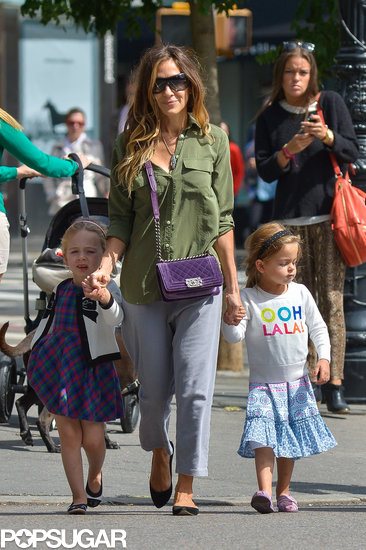 Sarah Jessica Parker spent Sunday shopping with her twins in NYC.
Sarah Jessica Parker spent Sunday shopping with her twins in NYC.