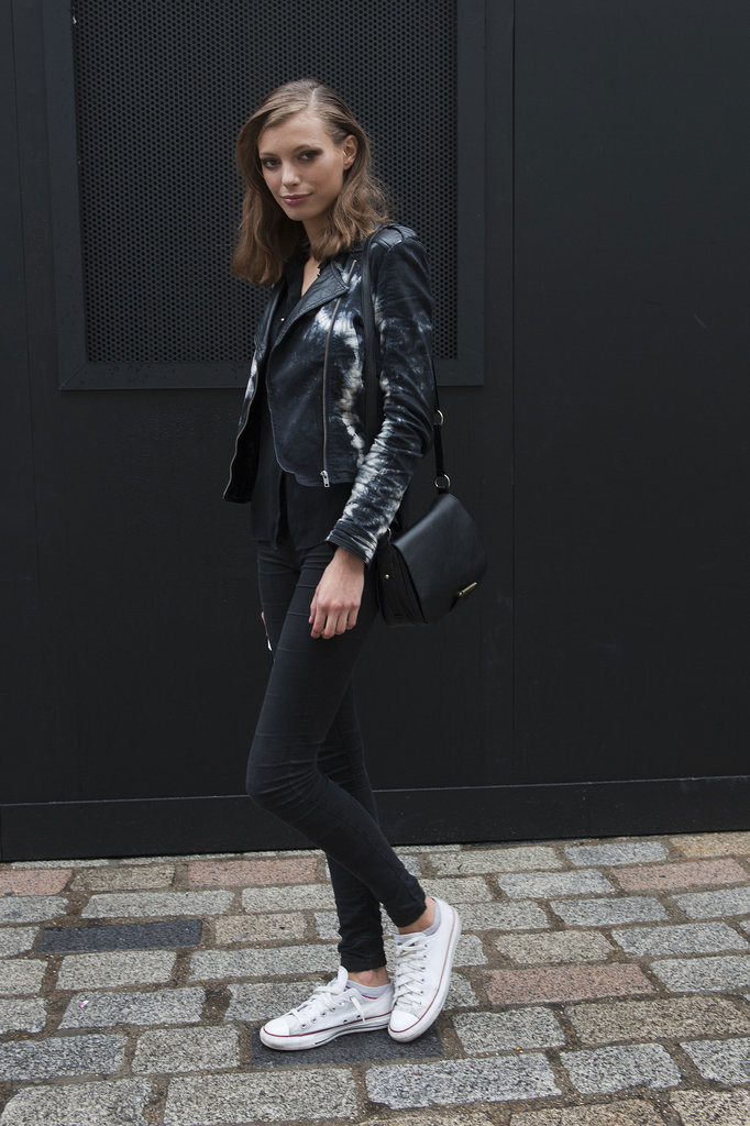 The classic model-off-duty uniform.
The classic model-off-duty uniform.