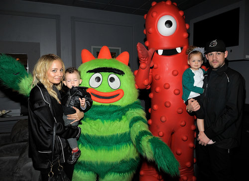 Nicole Richie and Joel Madden brought their kids, Harlow and Sparrow, to a Yo Gabba Gabba! concert in LA in November 2010.
Nicole Richie and Joel Madden brought their kids, Harlow and Sparrow, to a Yo Gabba Gabba! concert in LA in November 2010.