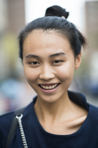 A topknot, bold brows, and a smile make this casual look that much more beautiful.
Source: Le 21ème | Adam Katz Sinding
A topknot, bold brows, and a smile make this casual look that much more beautiful.
Source: Le 21ème | Adam Katz Sinding