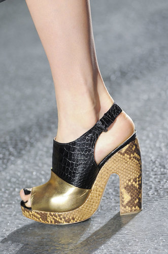 Dries Van Noten Spring 2014
Dries Van Noten Spring 2014