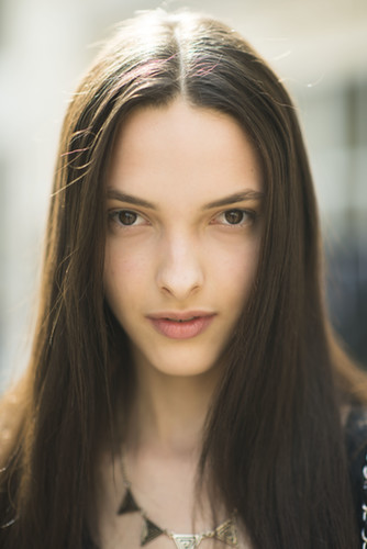 Fresh-faced beauty is in for Spring.
Source: Le 21ème | Adam Katz Sinding
Fresh-faced beauty is in for Spring.
Source: Le 21ème | Adam Katz Sinding