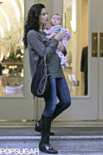 Jenna Dewan and Everly Tatum walked around rainy Vancouver on Sunday.
Jenna Dewan and Everly Tatum walked around rainy Vancouver on Sunday.
