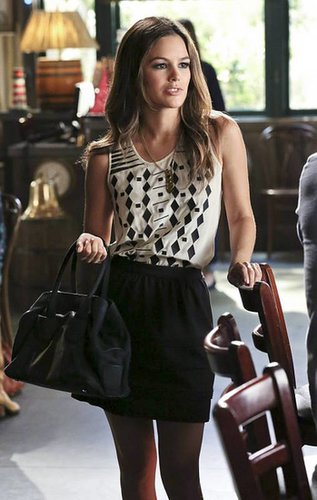 Steal Zoe's business-casual ensemble by tucking her printed Madewell tank ($56, originally $72) into this J.Crew mini ($98).
Steal Zoe's business-casual ensemble by tucking her printed Madewell tank ($56, originally $72) into this J.Crew mini ($98).