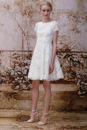 Monique Lhuillier Bridal Fall 2014
Photo courtesy of Monique Lhuillier
Monique Lhuillier Bridal Fall 2014
Photo courtesy of Monique Lhuillier
