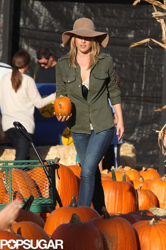 Ali Larter visited a patch in LA with her family.
Ali Larter visited a patch in LA with her family.