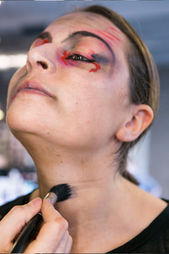 Don't forget to add brown streaks to your chin and neck, since a lot of dead skin and dirt buildup is inevitable as a zombie.
Don't forget to add brown streaks to your chin and neck, since a lot of dead skin and dirt buildup is inevitable as a zombie.