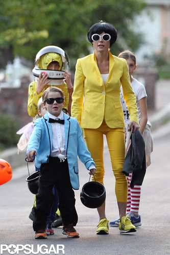 Julie Bowen donned a costume to go collect candy in LA with her son.
Julie Bowen donned a costume to go collect candy in LA with her son.