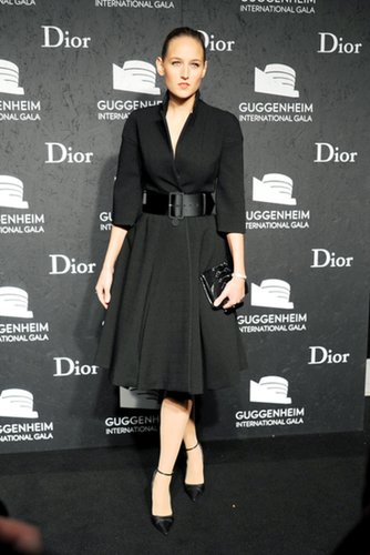 Leelee Sobieski arrived to the Guggenheim International Gala in a belted coat (which she wore as a dress!) with jewels to match, also by the brand.
Leelee Sobieski arrived to the Guggenheim International Gala in a belted coat (which she wore as a dress!) with jewels to match, also by the brand.