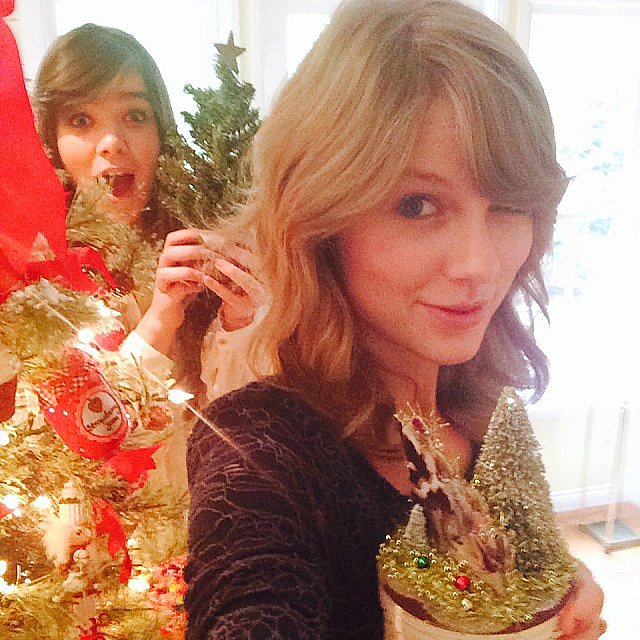 Taylor Swift got into the Christmas spirit with pal Hailee Steinfeld.
Source: Instagram user taylorswift
Taylor Swift got into the Christmas spirit with pal Hailee Steinfeld.
Source: Instagram user taylorswift