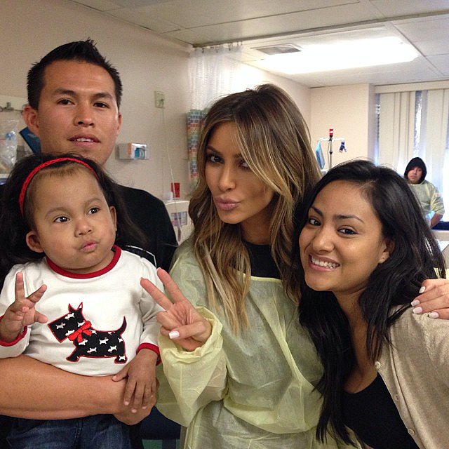 Kim Kardashian posed with people at the LA Children's Hospital on Christmas Eve.
Source: Instagram user kimkardashian
Kim Kardashian posed with people at the LA Children's Hospital on Christmas Eve.
Source: Instagram user kimkardashian
