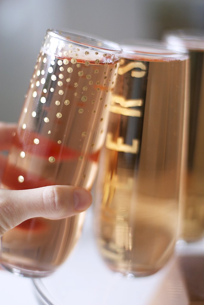 Ring In the New Year With 3 Party-Friendly DIYs! Ring In the New Year With 3 Party-Friendly DIYs!