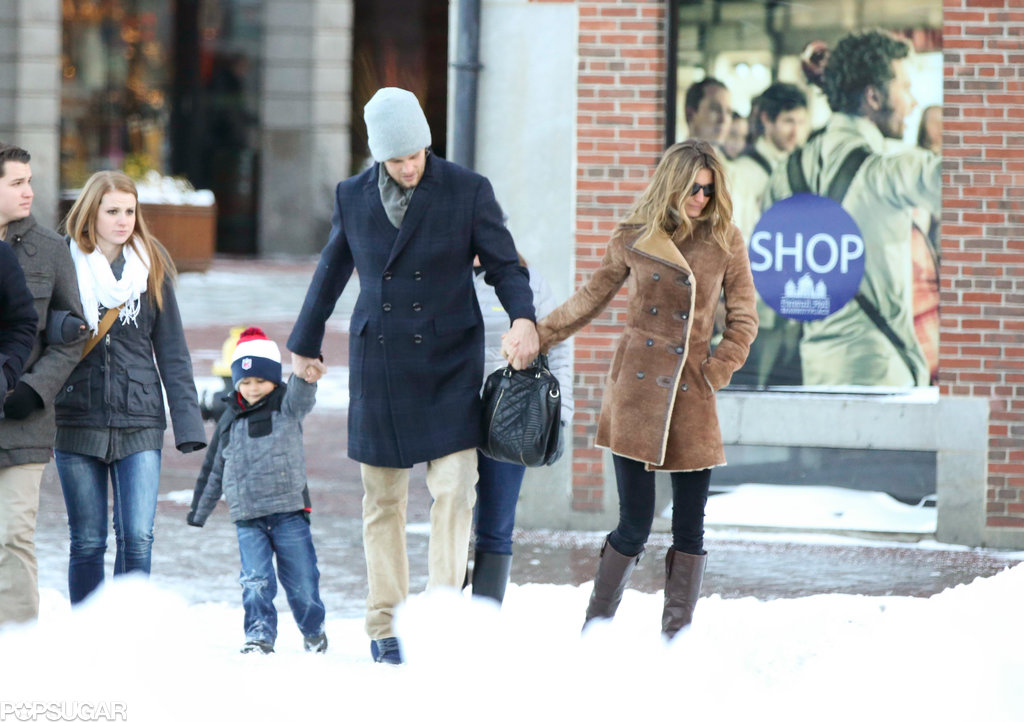 Gisele Bündchen and her family trekked through the snow. Gisele Bündchen and her family trekked through the snow.