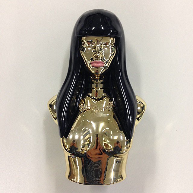 Nicki+Minaj+Perfume+Bottle Nicki Minaj does perfumes bottles in a way that only Nicki Minaj can ...