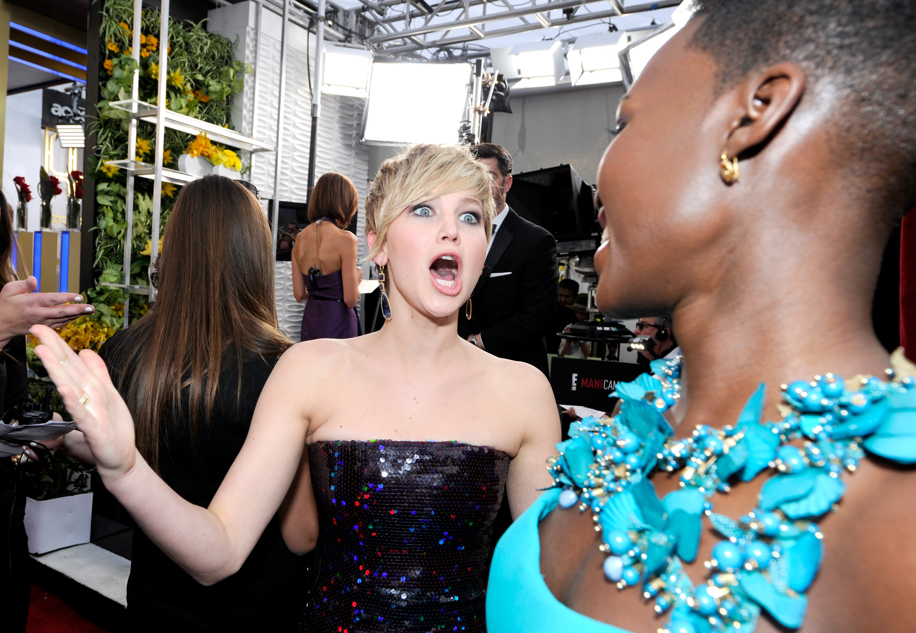 [Obrazek: Jennifer-Lawrence-Lupita-Nyongo-SAG-Awards-2014.jpg]