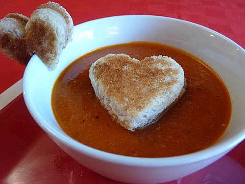 Grilled Cheese Hearts and Tomato Soup Grilled Cheese Hearts and Tomato Soup