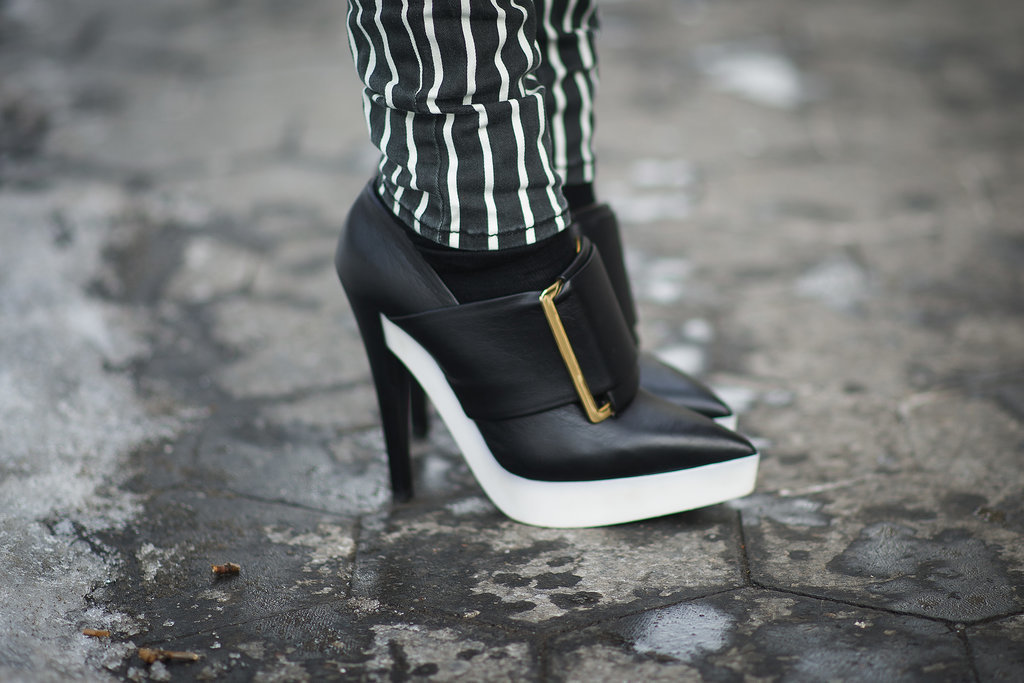 We spy some serious Stella McCartney heels in the snow.
We spy some serious Stella McCartney heels in the snow.
