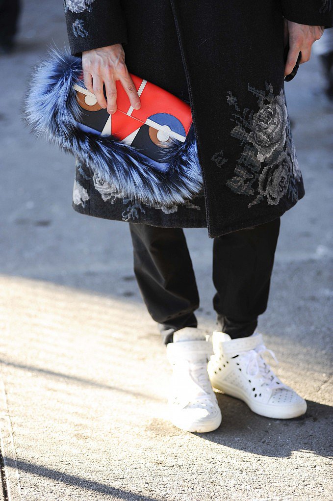 It's easy to make a statement with this Fendi face clutch in hand.
Source: Gorunway
It's easy to make a statement with this Fendi face clutch in hand.
Source: Gorunway