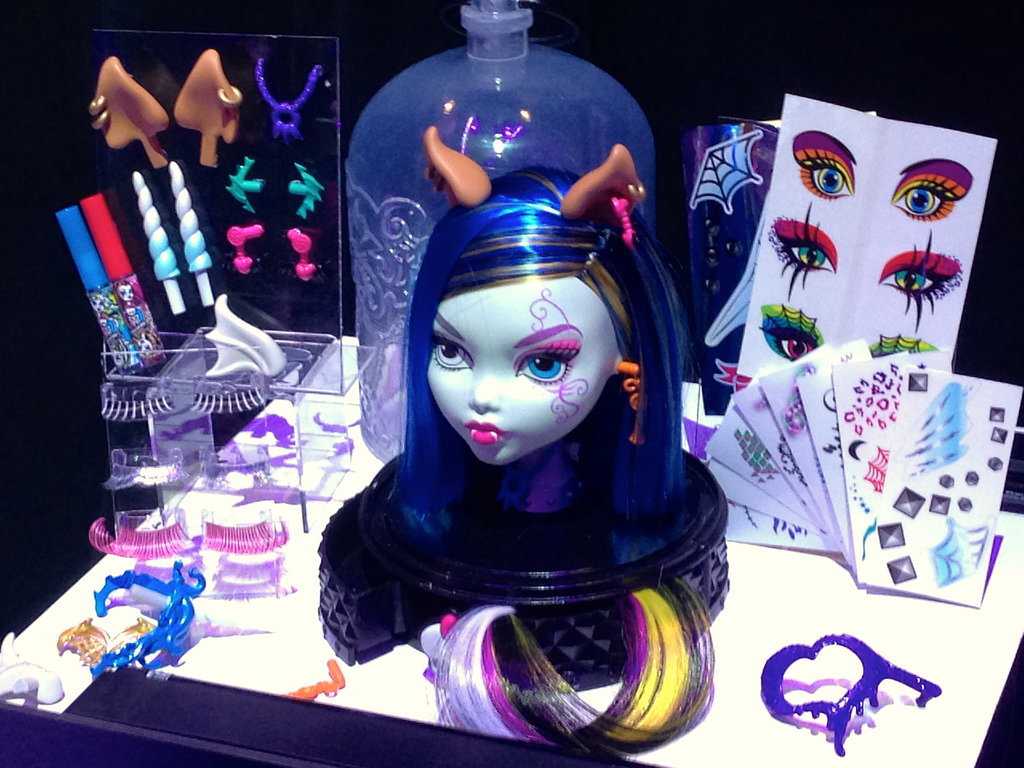 Monster High Hair and Makeup Bust Monster High Hair and Makeup Bust