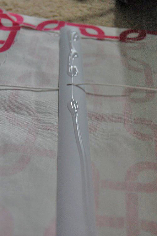 Glue the slats to the fabric, curve side down. After applying the glue, I brushed it down so that it would dry smoothly. Do not glue the cord to the fabric because you need that to move the blinds.
Source: Made2Style
Glue the slats to the fabric, curve side down. After applying the glue, I brushed it down so that it would dry smoothly. Do not glue the cord to the fabric because you need that to move the blinds.
Source: Made2Style