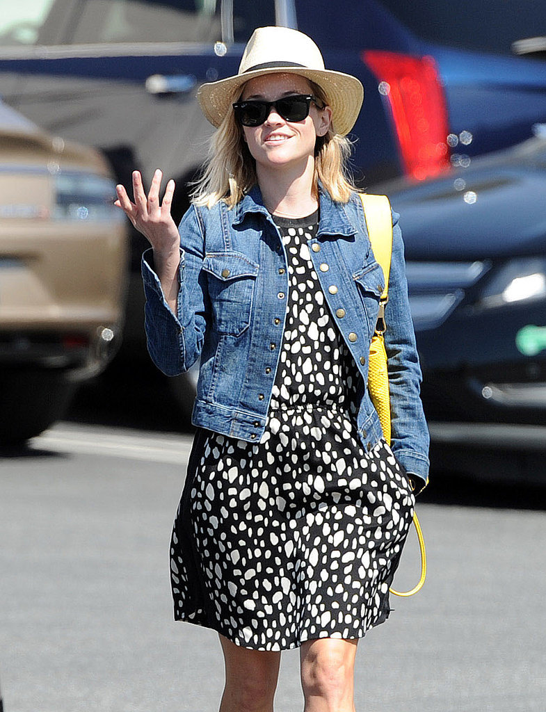 Reese Witherspoon sported a cute outfit on her way to lunch on Monday in LA.
Reese Witherspoon sported a cute outfit on her way to lunch on Monday in LA.