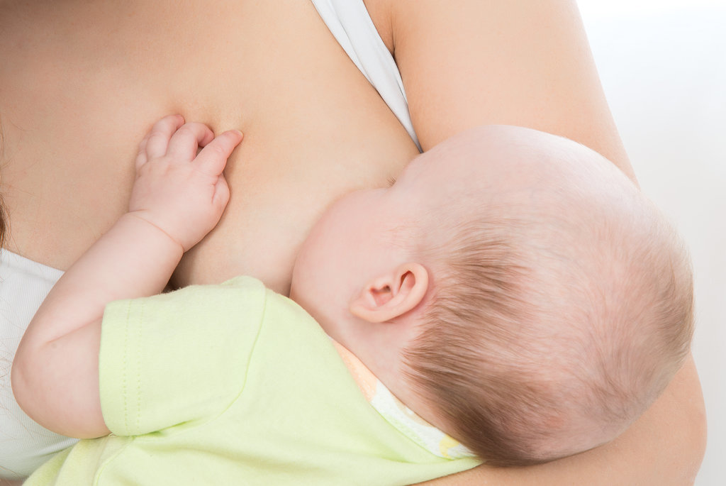 9 Foods to Avoid While Breastfeeding