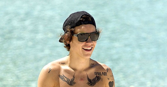 Harry-Styles-stripped-down-volleyball-game-Australia-last.jpg
