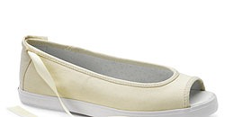 Fab Finding Follow Up: Comfy on the Big Day Fab Finding Follow Up: Comfy on the Big Day