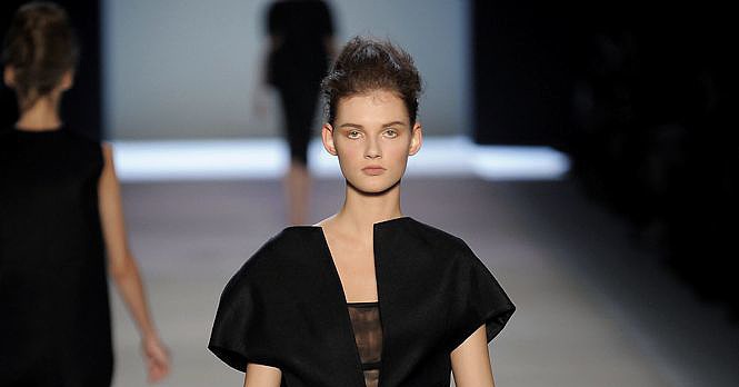 Paris Fashion Week: Giambattista Valli Spring 2009 Paris Fashion Week: Giambattista Valli Spring 2009