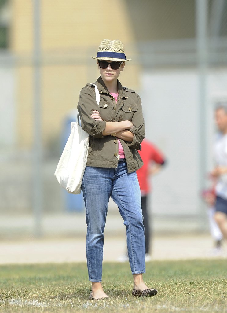 Reese Witherspoon in Boyfriend Jeans and Leopard Flats Reese Witherspoon in Boyfriend Jeans and Leopard Flats
