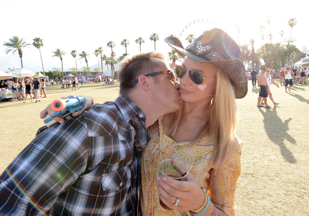 A guy went in for the kiss at Stagecoach in Indio, CA.
A guy went in for the kiss at Stagecoach in Indio, CA.