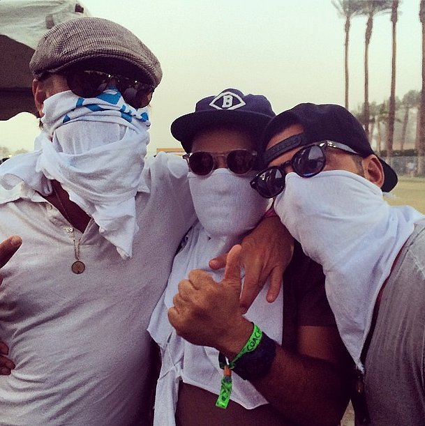 Leonardo DiCaprio (left) covered his face with a t-shirt, sunglasses, and a newsboy cap.
Source: Instagram user gabrielamoussaieff
Leonardo DiCaprio (left) covered his face with a t-shirt, sunglasses, and a newsboy cap.
Source: Instagram user gabrielamoussaieff
