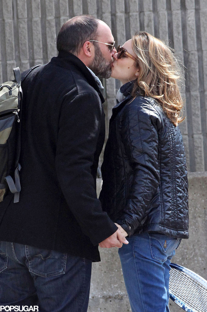 Rachel McAdams Shows Serious PDA With Her Boyfriend! Rachel McAdams Shows Serious PDA With Her Boyfriend!