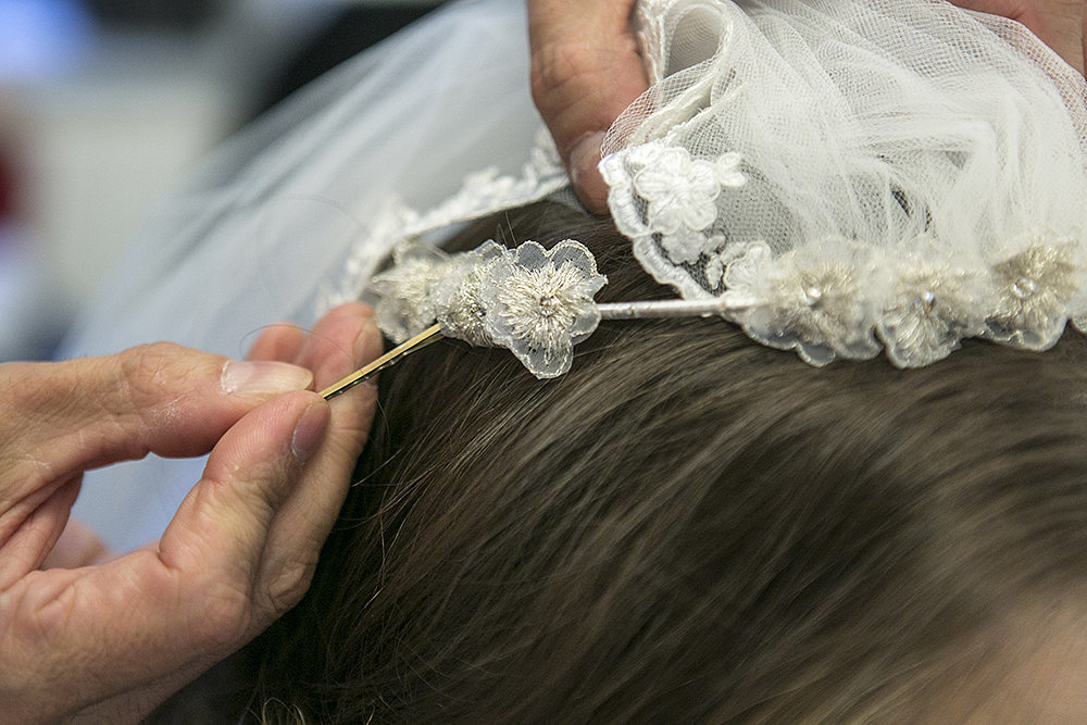 Step Seven: Beach Waves Under a Veil For the Ceremony Step Seven: Beach Waves Under a Veil For the Ceremony